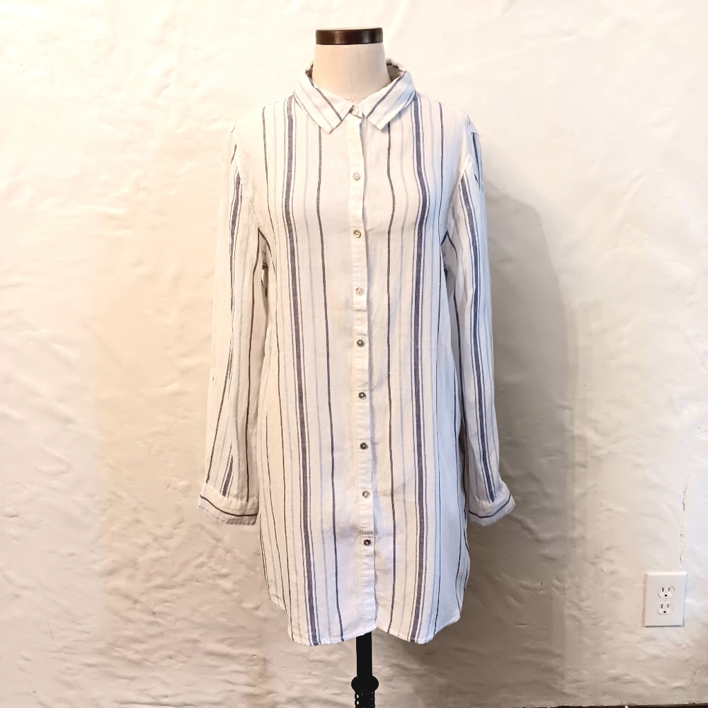 St. Tropez West Linen t-shirt dress with roll tab sleeves. Large.
